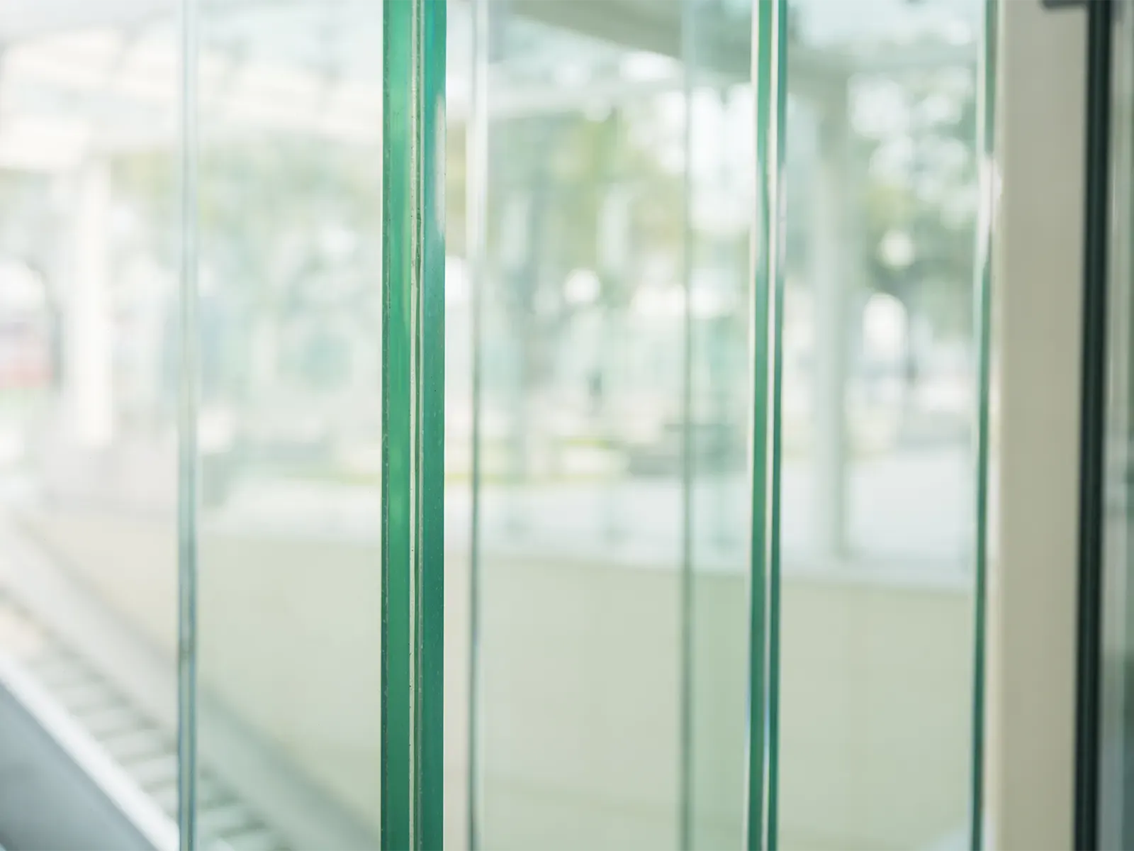 Detail eines 10 Millimeter starken Sicherheitsglases.